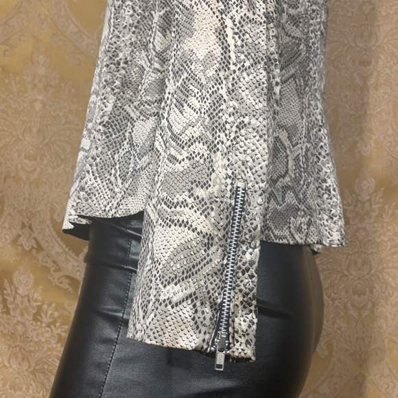 Snake print jacket - Picture 4 of 5